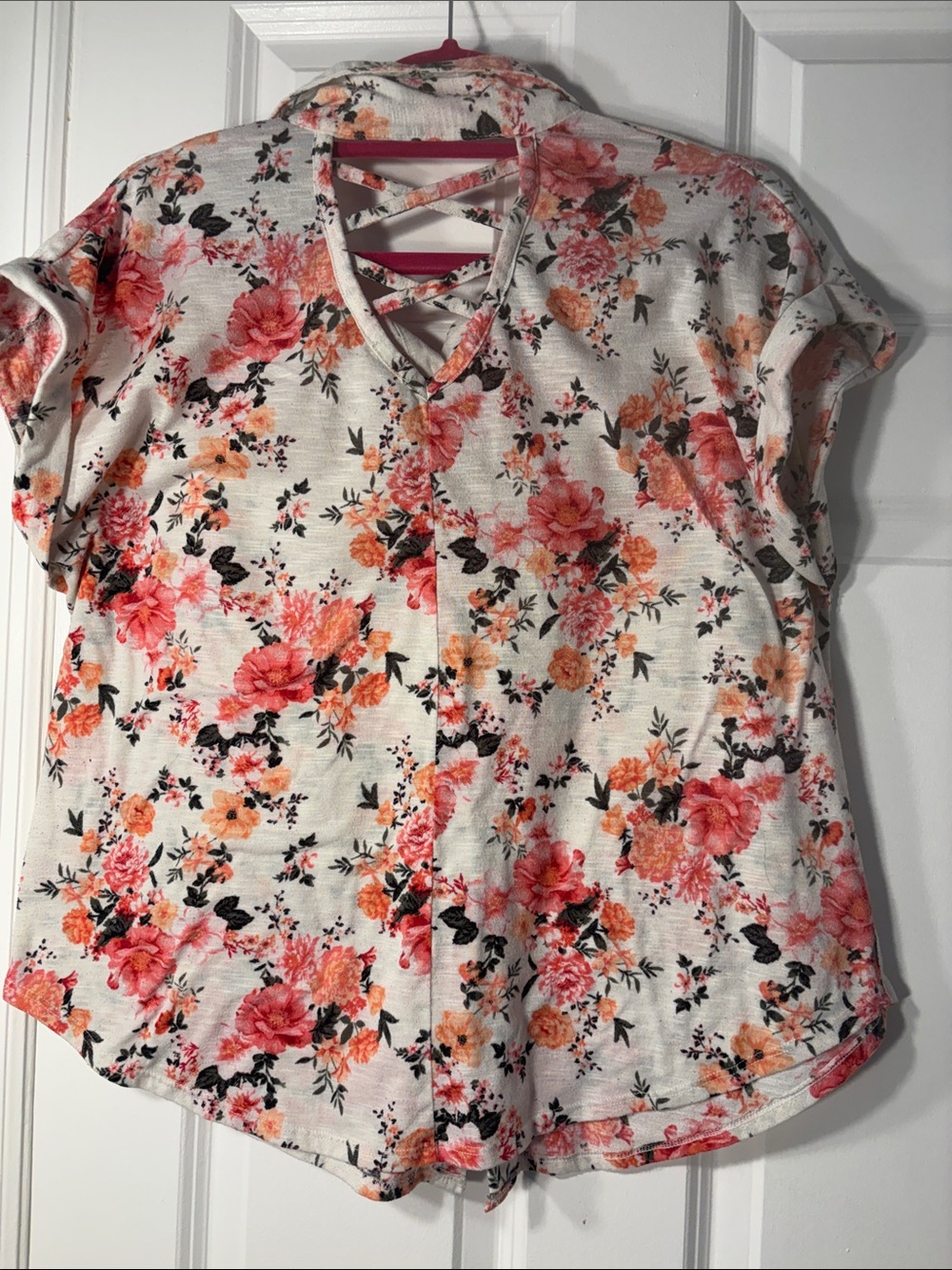 Women’s Stylish Shirt Bundle – 5 Pieces | Size XL | Floral & Trendy Prints - Picture 6 of 16